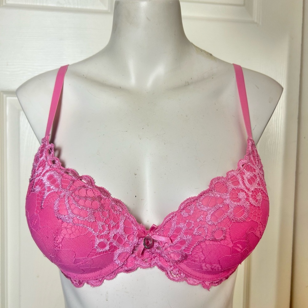 Pink XOXO bra